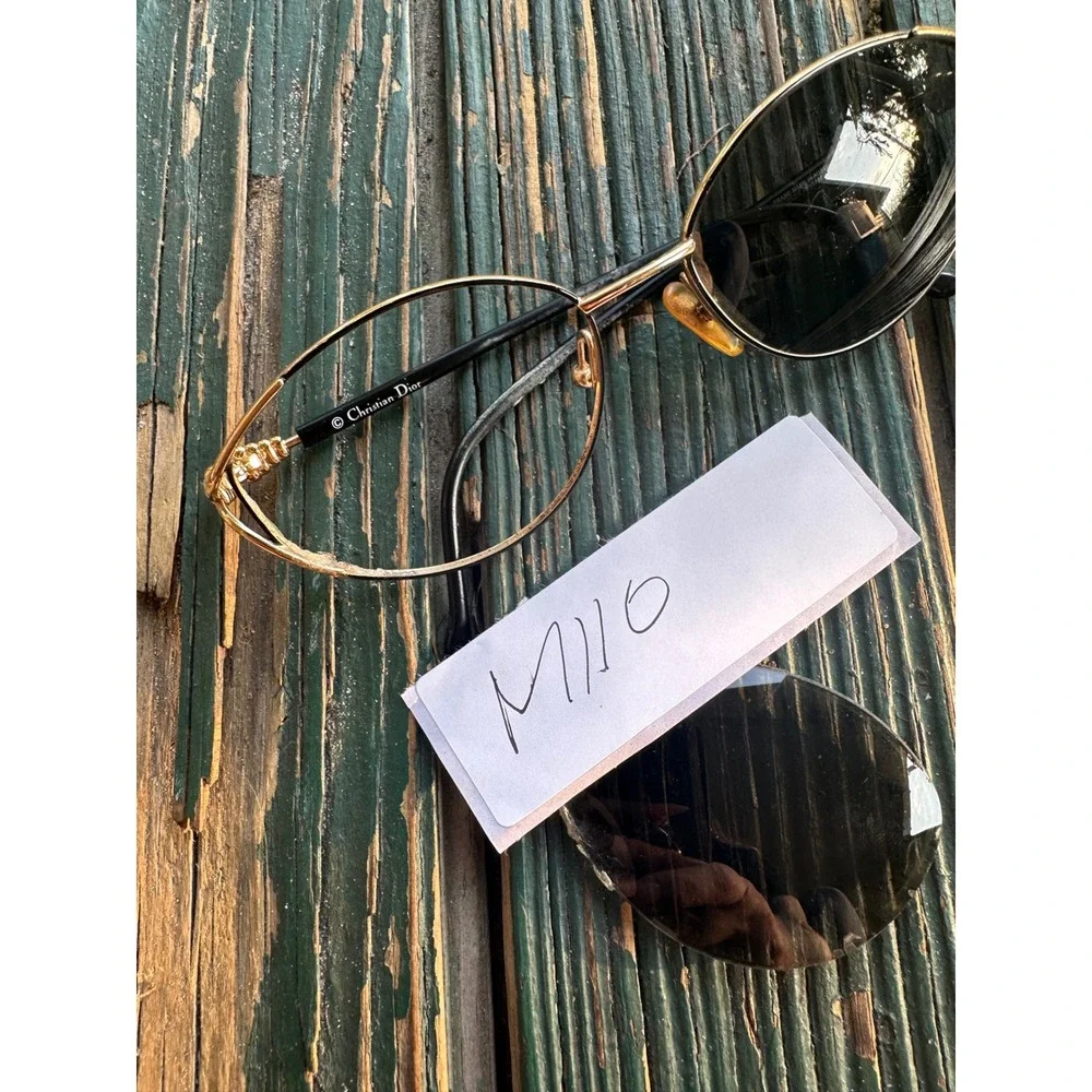 Christian Dior vtg Sunglasses Gold Tone CD 3525 94N Austria Damaged For Parts - Picture 9 of 9